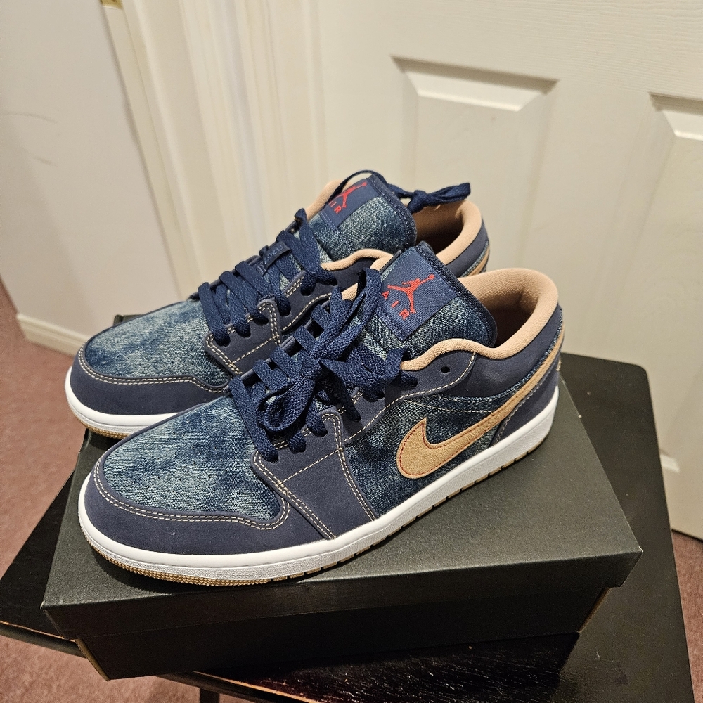 Air Jordan 1 Low SE Denim